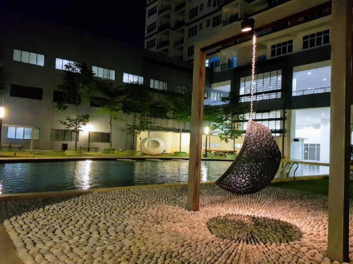 Puchong Skypod Residence @ Hostay エクステリア 写真