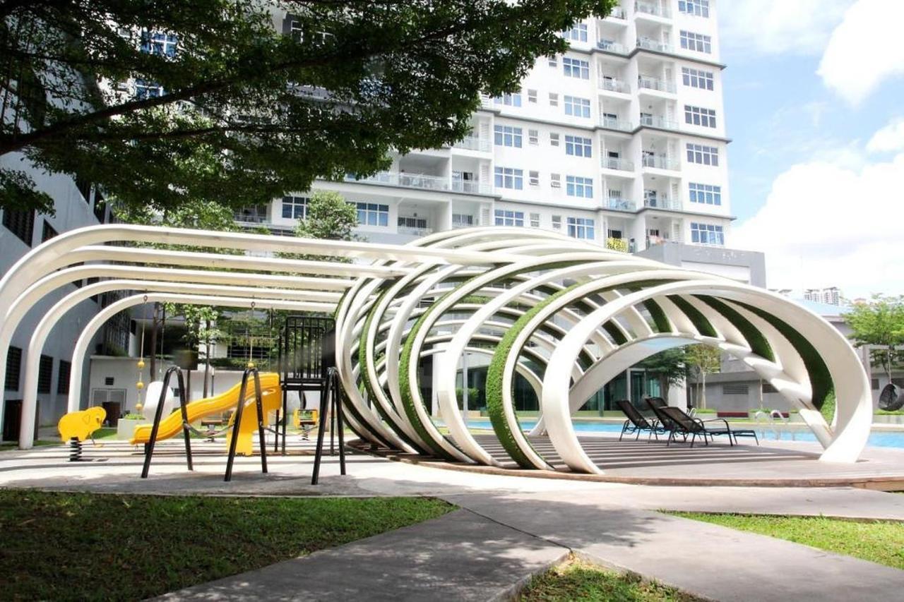 Puchong Skypod Residence @ Hostay エクステリア 写真