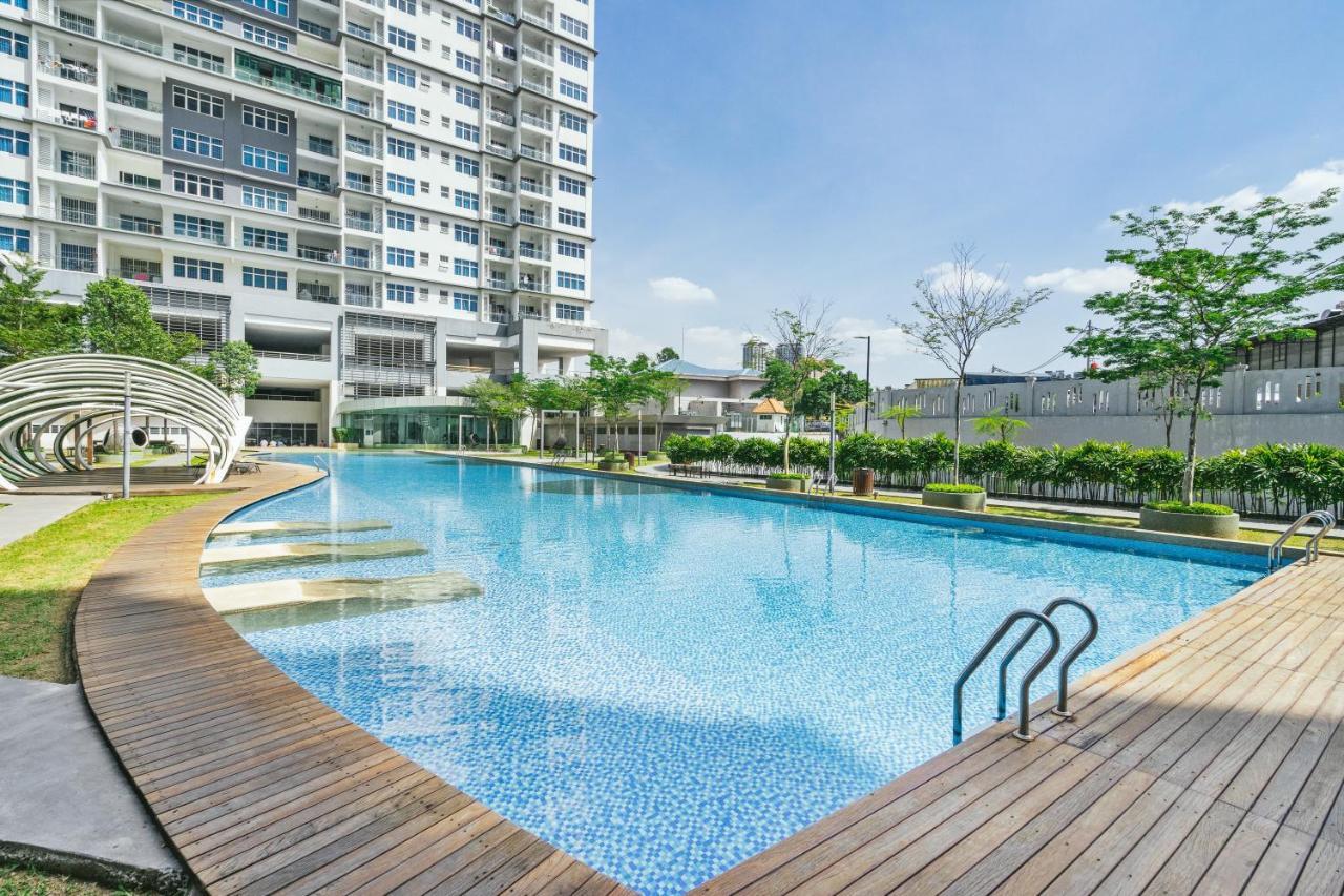 Puchong Skypod Residence @ Hostay エクステリア 写真